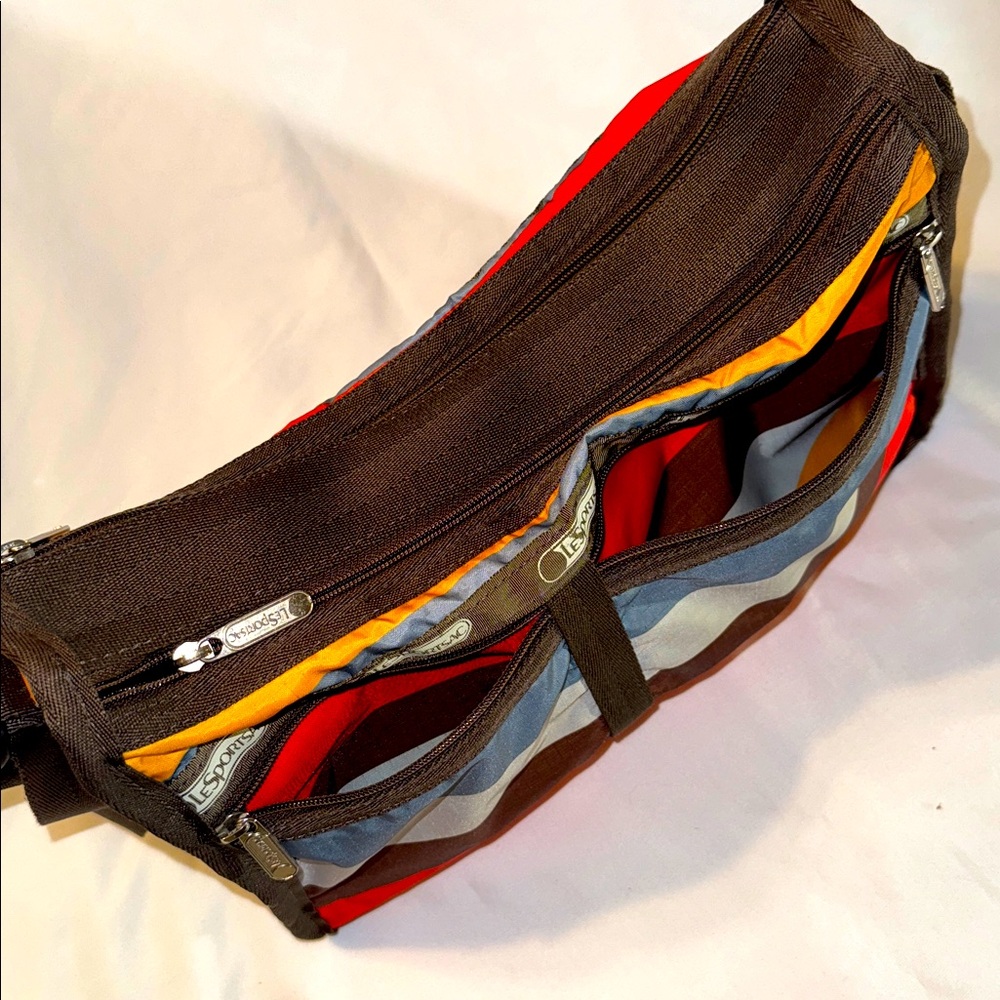 LeSportsac Everyday Deluxe Crossbody Expandable Bag Purse Striped Nylon 13x10x5 - Picture 8 of 9